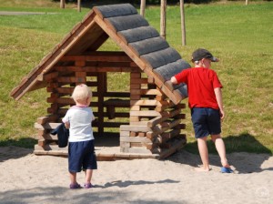 4.10100_Small Play House_001