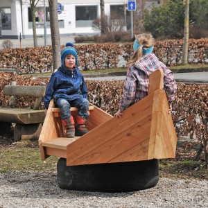 6.08000_Rocking Ship_001