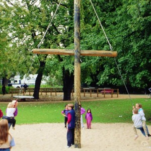 7.16000_Maypole_001